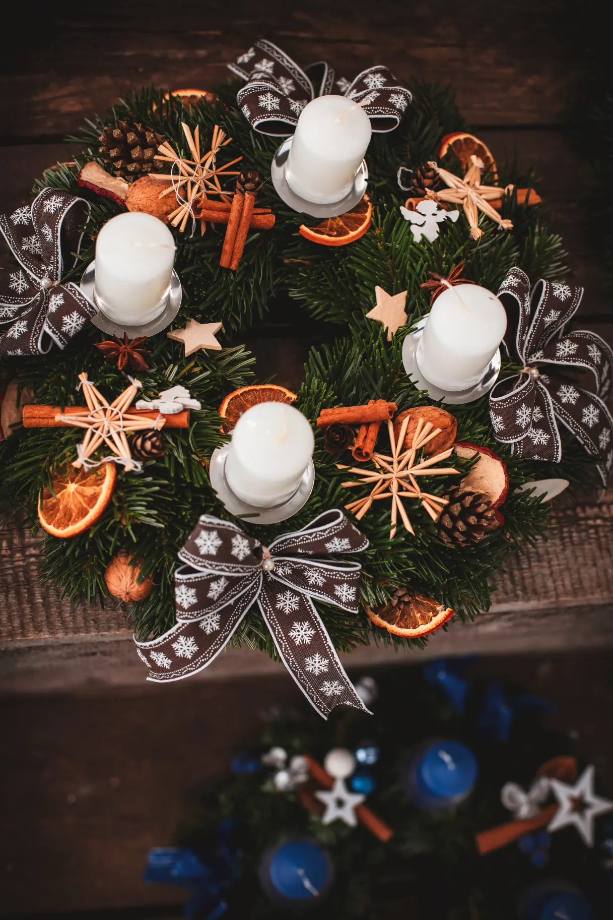 Adventní věnec z chvojí: vánoční nabídka Zahradnictví Svrkyně