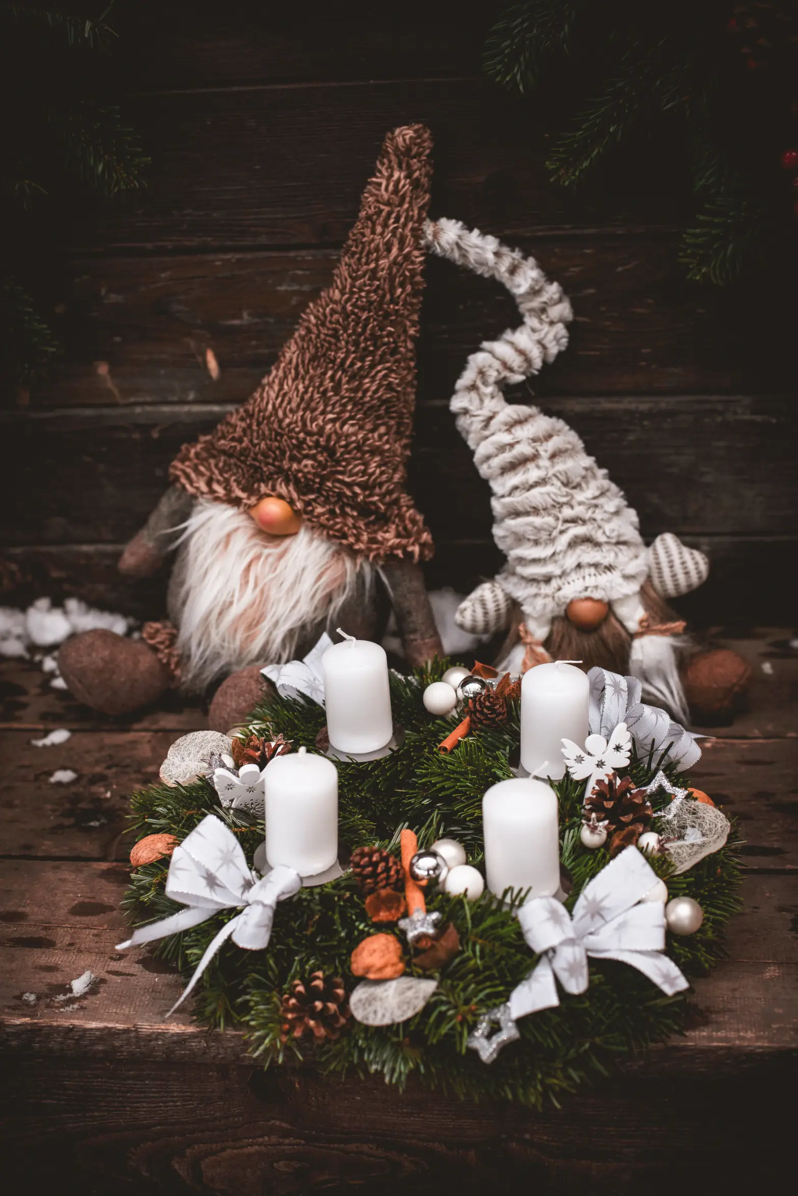 Adventní věnec z chvojí: vánoční nabídka Zahradnictví Svrkyně